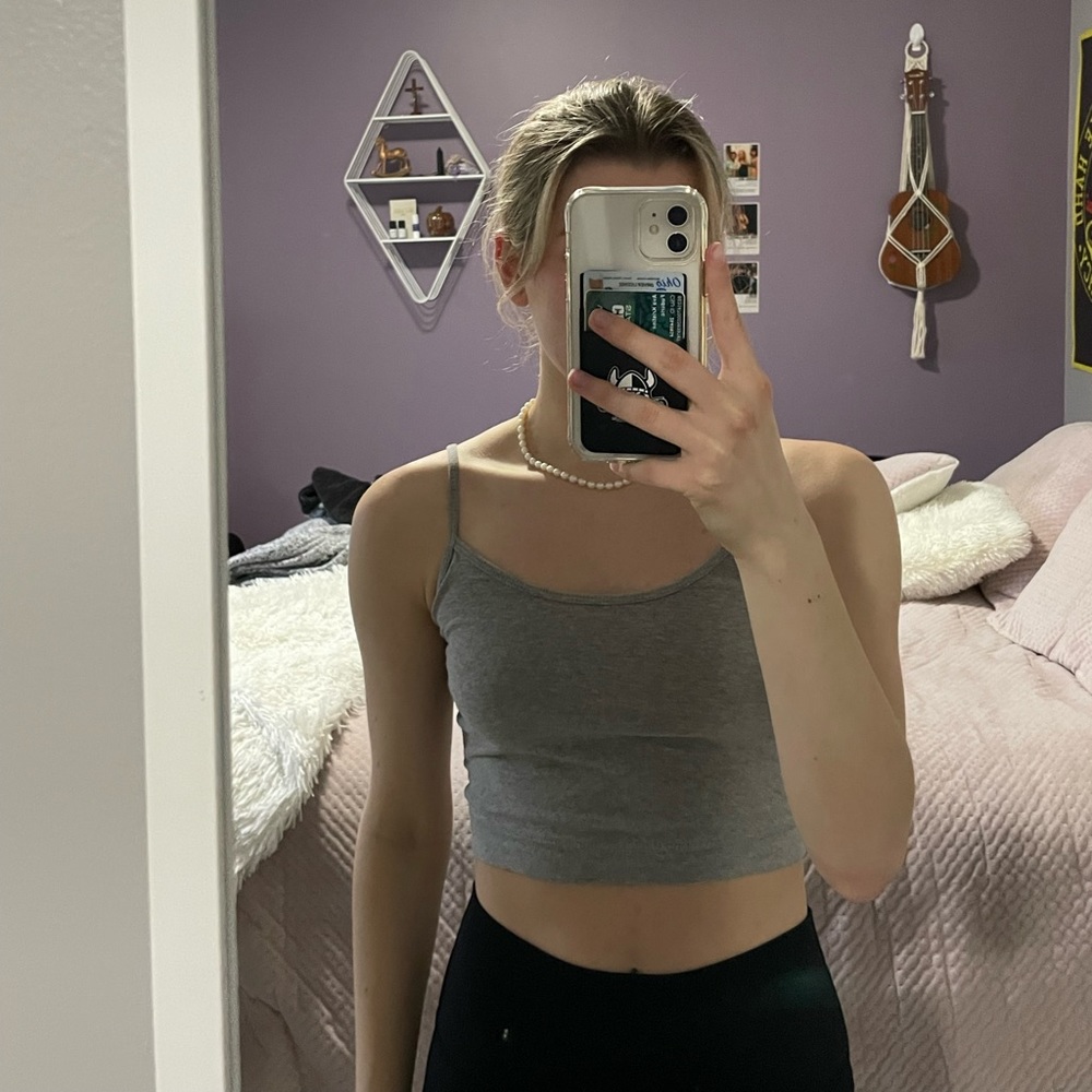 Basic grey cropped tank top